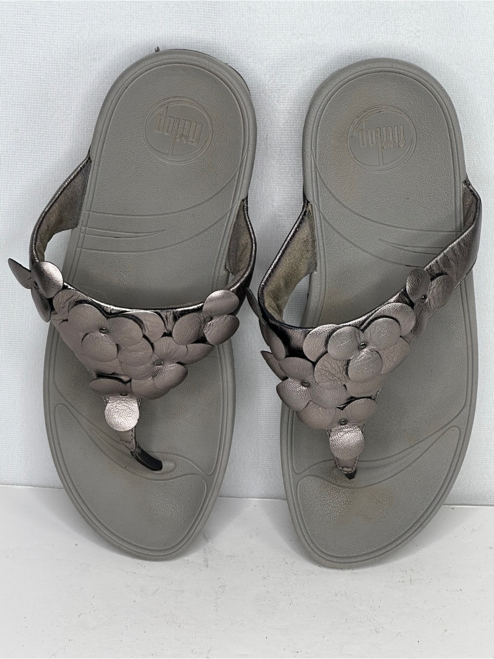 Fitflop Metallic Gray Floral Thong Sandals Thong Comfort Sz 9